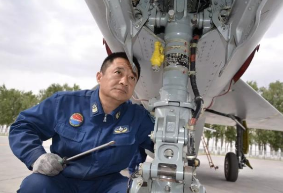 中国部队“永不退役”的3种兵：一直服役到退休