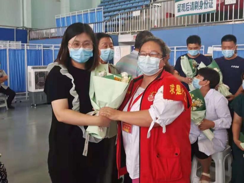 天津滨海：最美的鲜花 赠予最可爱的人