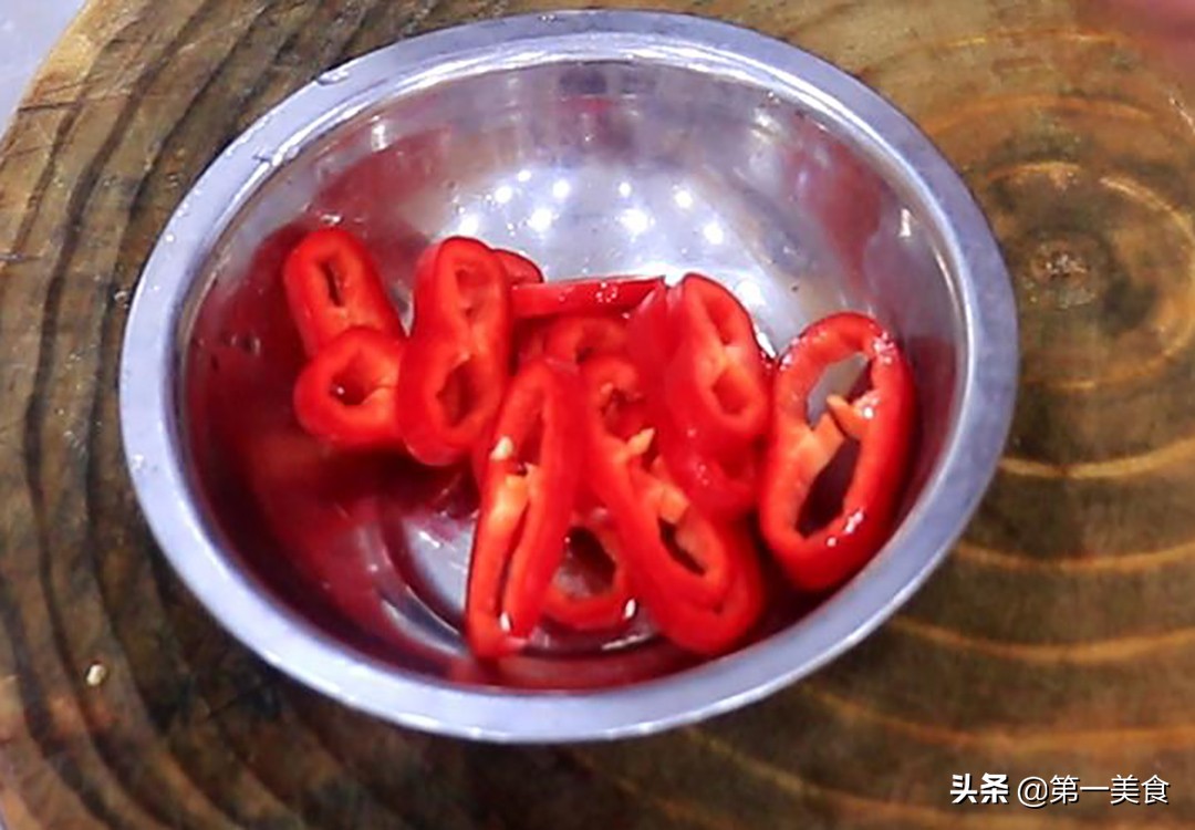 圖片[5]-油燜大蝦最簡單的做法 不油炸照樣好吃 肉質鮮嫩可口 皮酥入味-起舞食譜網