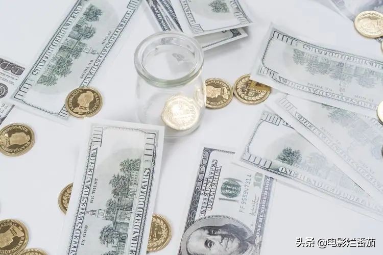 8岁成团，从出道到解散只用4天，牵出了一条价值百亿的产业链