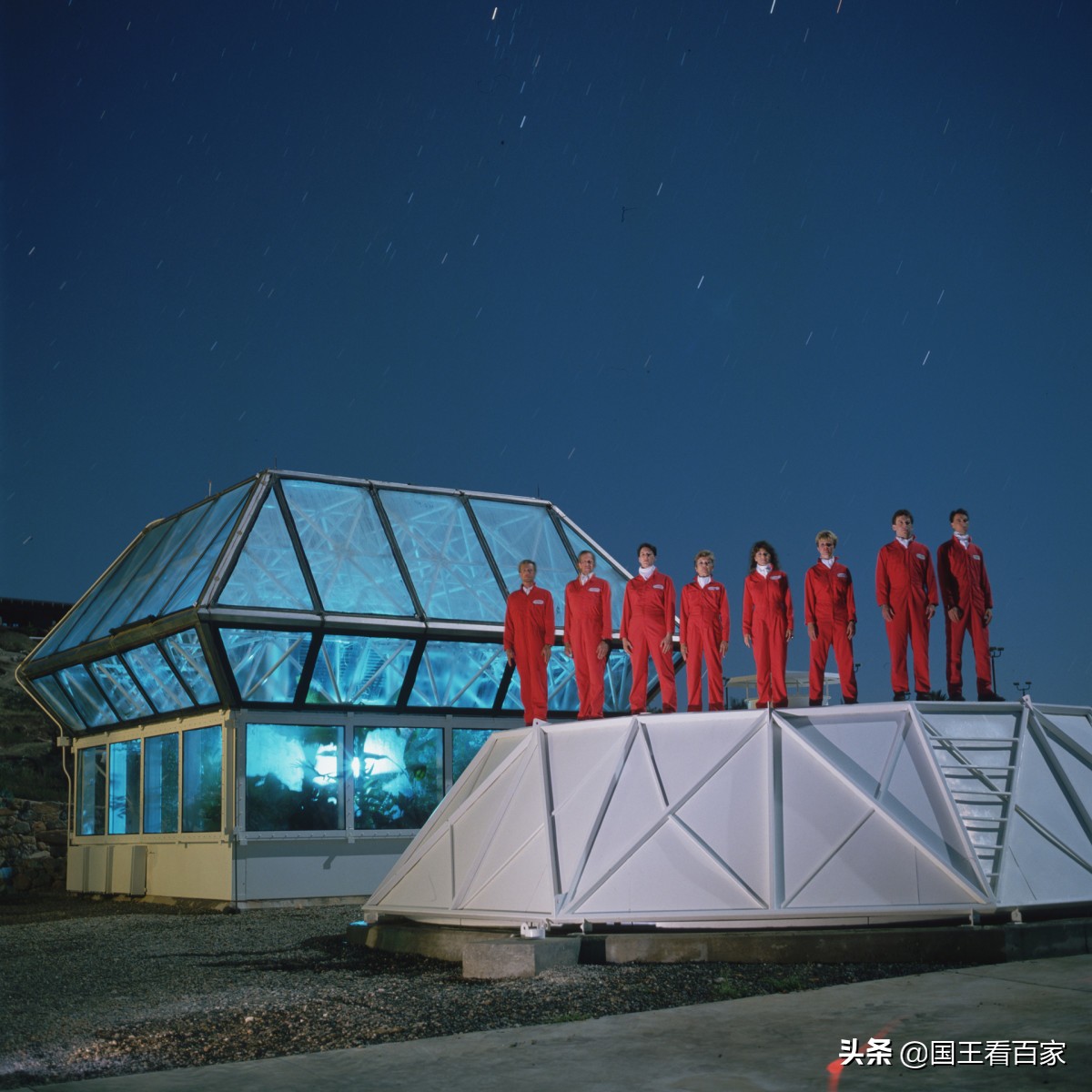 9年前，生物圈2号彻底失败，隔离两年，只为再造