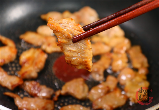 一罐雪碧倒入猪肉里，瞬间变美食，出锅全家都爱吃，太香了