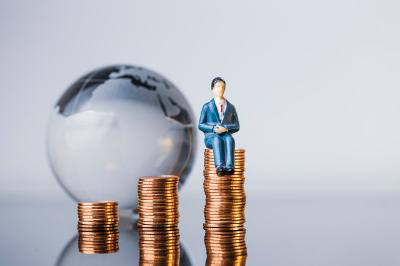 业绩股价“双杀”，熬过监管风暴的互联网金融