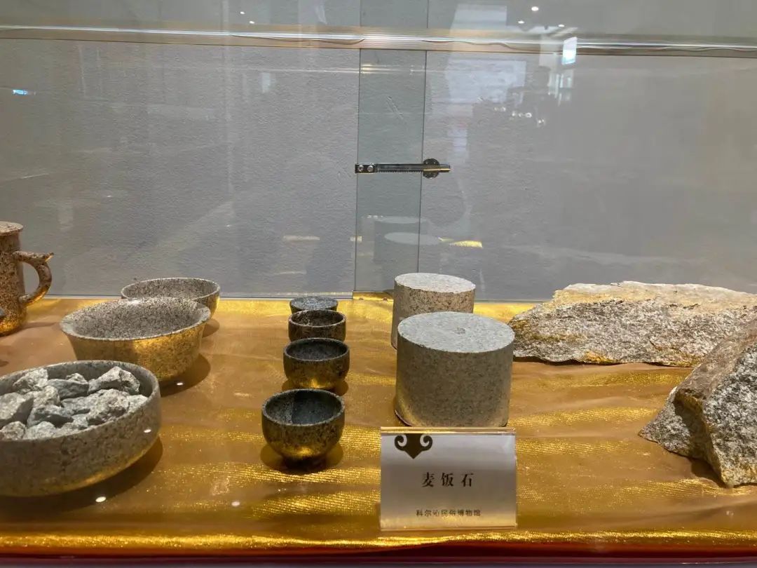 长春—通辽金秋首发团畅玩第二天：逛孝庄园、吃烧麦宴...