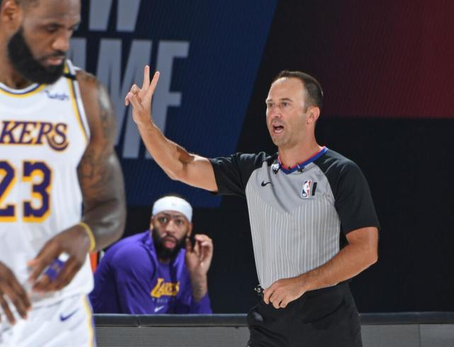 總冠軍賽G1裁判出爐！3人執法湖人季後賽5勝4負，熱火9勝1負！-黑特籃球-NBA新聞影音圖片分享社區