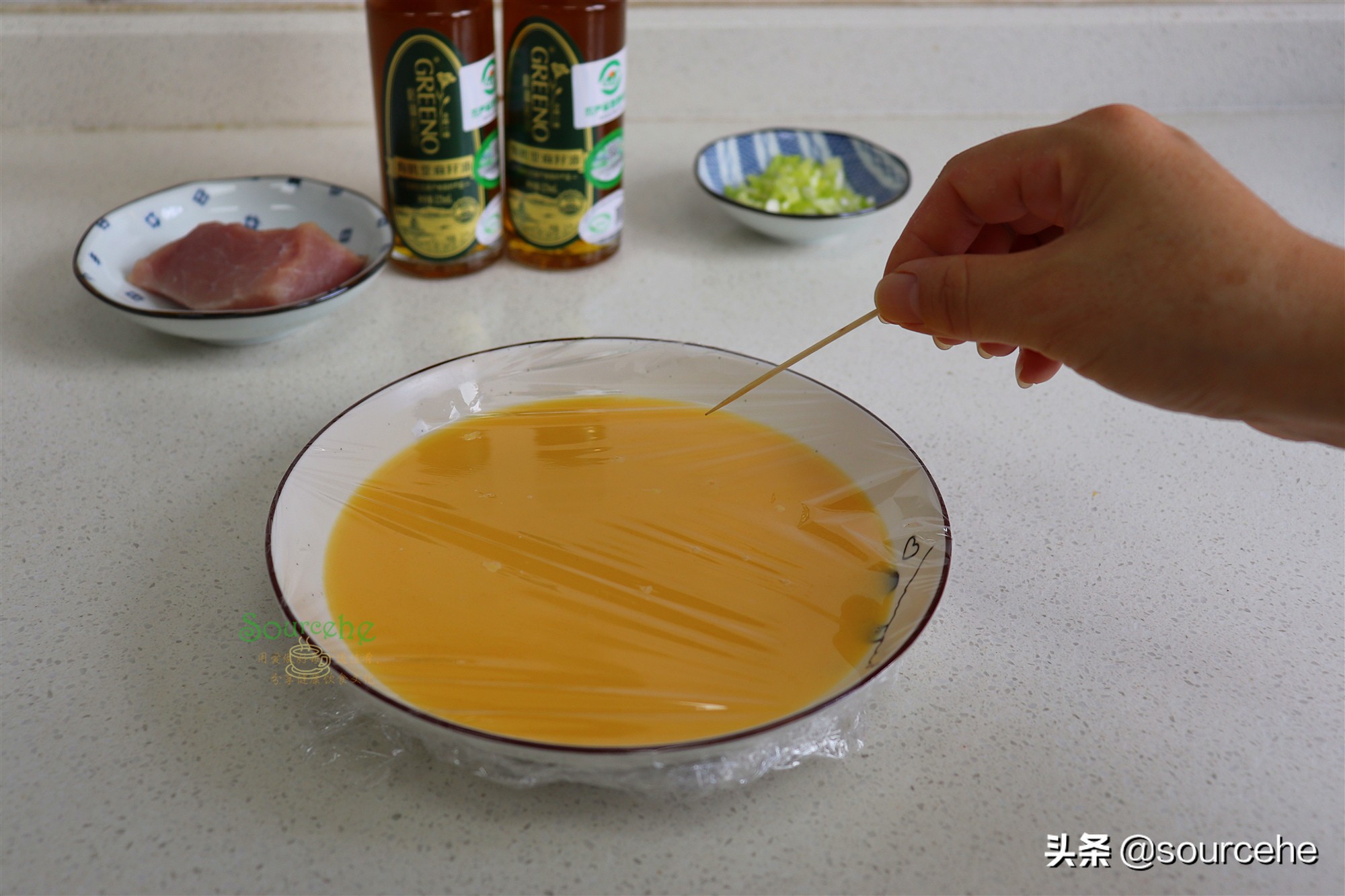 肉末蒸蛋，掌握3个技巧，鸡蛋鲜香无蜂窝，又香又嫩