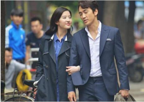 娇妻酷似刘亦菲，丈夫每天要亲吻10多次，妻子无