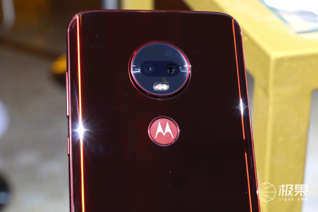 摩托罗拉手机情结牌来啦！Moto G7 Plus公布：水滴屏 后置摄像头双摄像头！