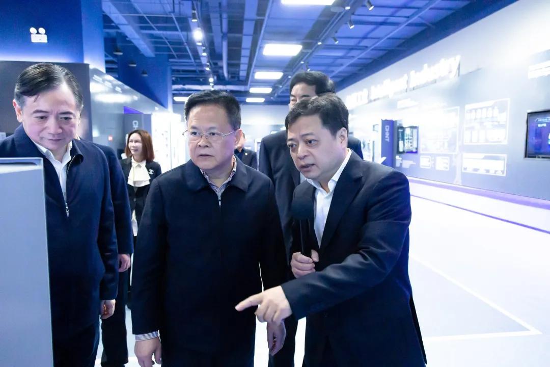 省长郑栅洁寄语正泰：大有潜力，大有可为