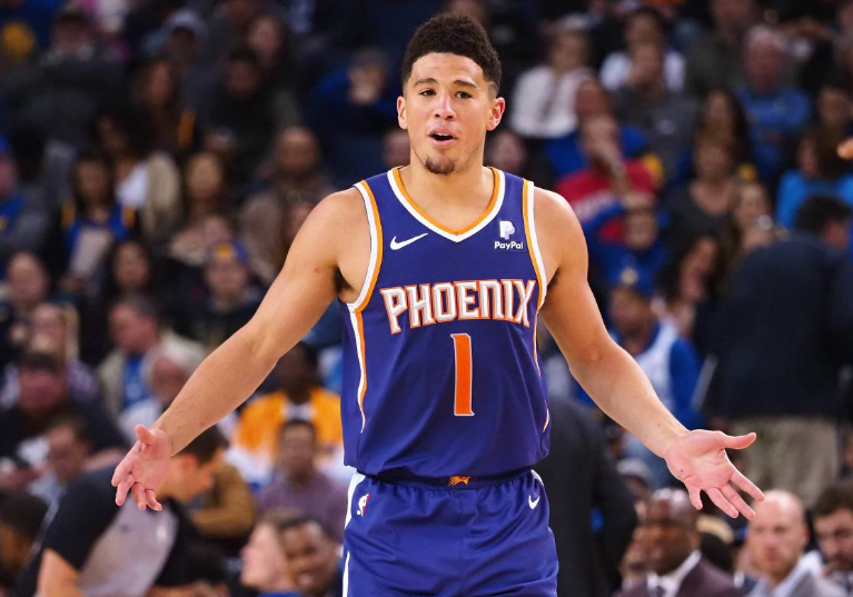 數據會說謊！球哥賽季三分命中率不僅高於Booker，還比Booker多進7顆三分！-黑特籃球-NBA新聞影音圖片分享社區