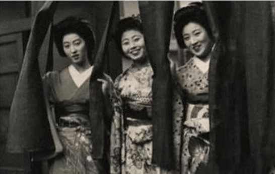 只知慰安妇，可知慰安夫？日军的慰安夫惨状，见到女兵都害怕