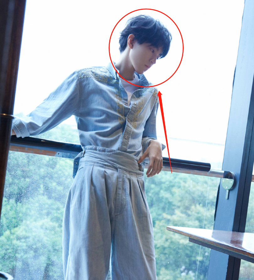 昊然|王俊凯刘昊然胡先煦同游迪士尼 就问今天有多少迷妹想去偶遇der？