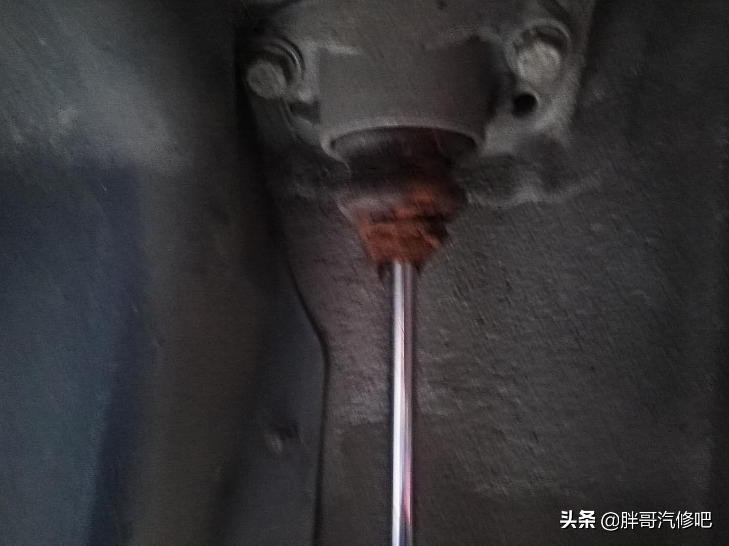 图片[16]_买二手车底盘一定要检查 有条件的朋友最好升起来检查_5a汽车网