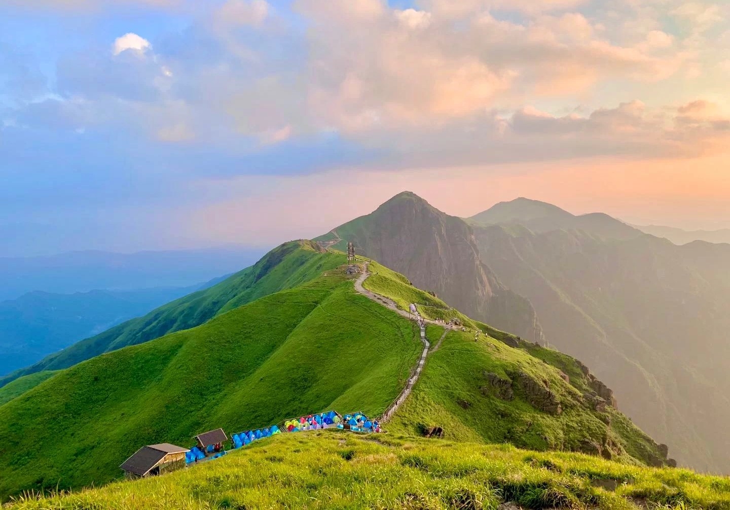 适合夏季的10个旅行目的地，七八月出游就这么安排