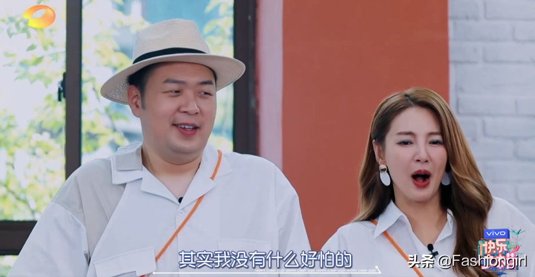 取代谢娜3个月后​，网友：因为她《快本》变好看了