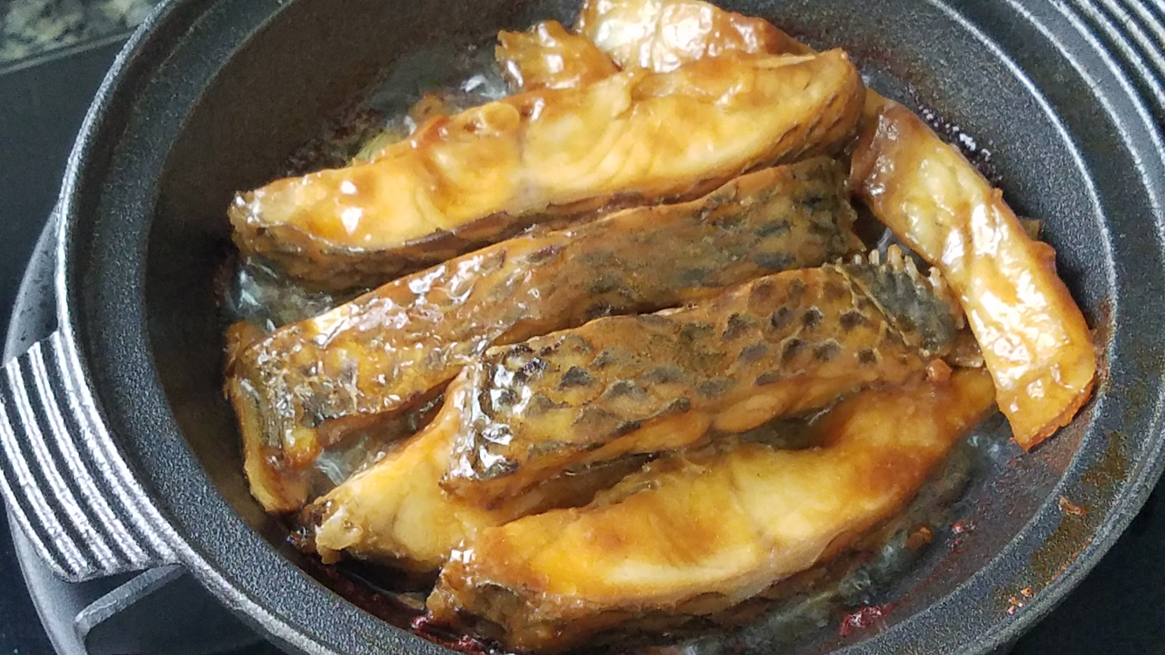 砂鍋焗魚，廣東很好吃的一道美食，不用一滴水，做法簡單香味濃