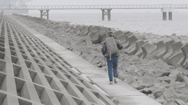 他拍下像蝼蚁一样生活的2000个中国人，没人能平静看完