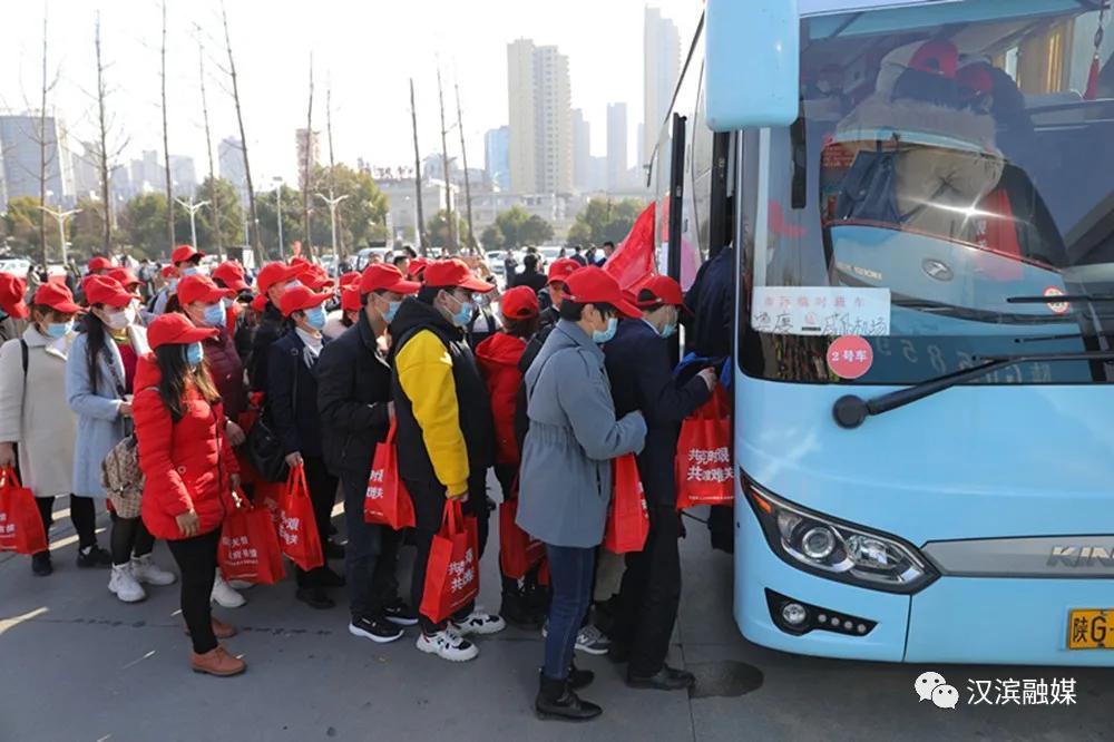 免费乘坐！汉滨包机送农民工返岗就业