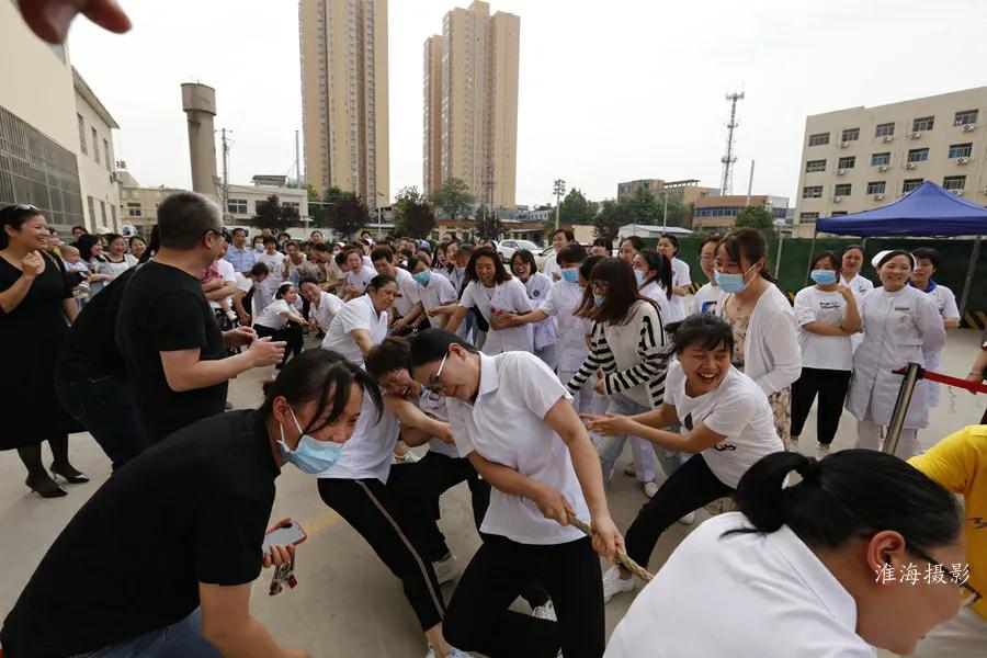 三原县医院庆祝“5.12”国际护士节拔河比赛