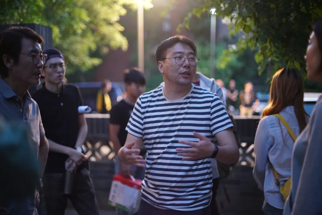 《寻狗启事》:人与狗的荒诞喜剧,是振兴东北还是逃离东北?