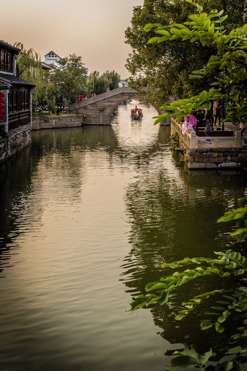 The most beautiful place to travel in November, no strategy and no money, which one do you want to go to?