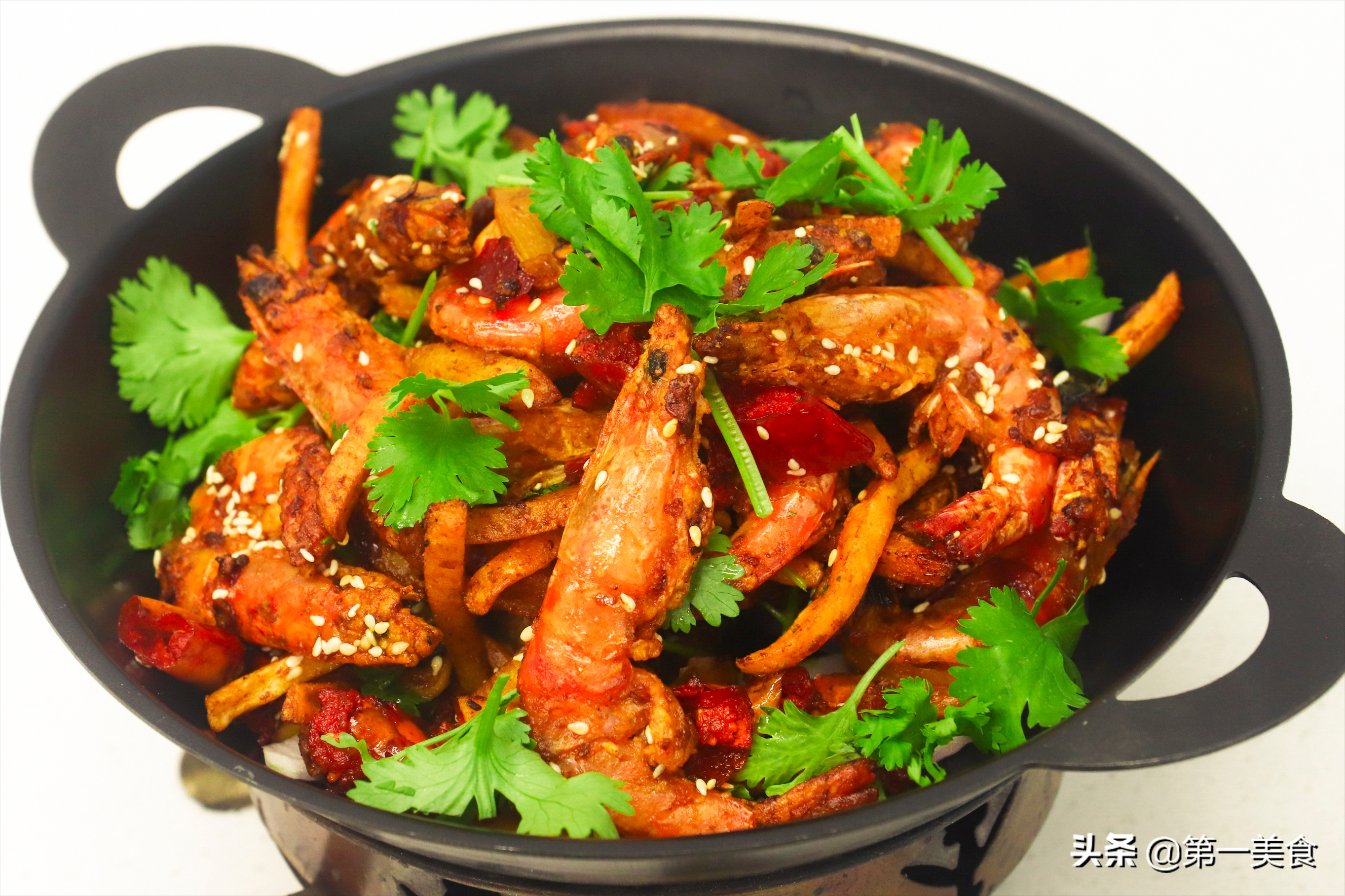 干锅香辣虾用阿飞的方法 在家也能吃到饭店味道 麻辣味浓超好-起舞食谱网