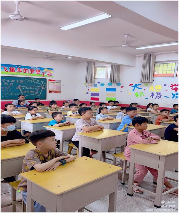 魏縣第一小學(xué)怎么樣?黨史進(jìn)課堂教育活動(dòng)(圖2) 魏縣第一小學(xué)怎么樣?黨史進(jìn)課堂教育活動(dòng)(圖2)