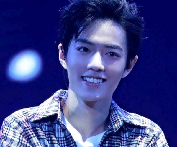 肖战227事件后终道歉！凌晨发布新歌《光点》回