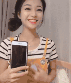 搞笑的GIF图片：铲屎的！你的良心就不会疼吗？