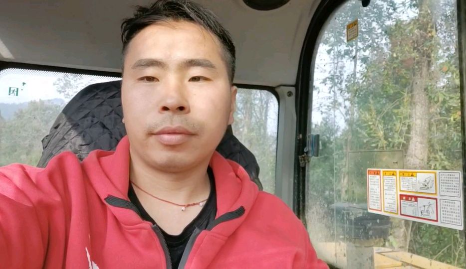 Study digs the step with important opportunity, hand of grab master handgrip instructs you excavate machine