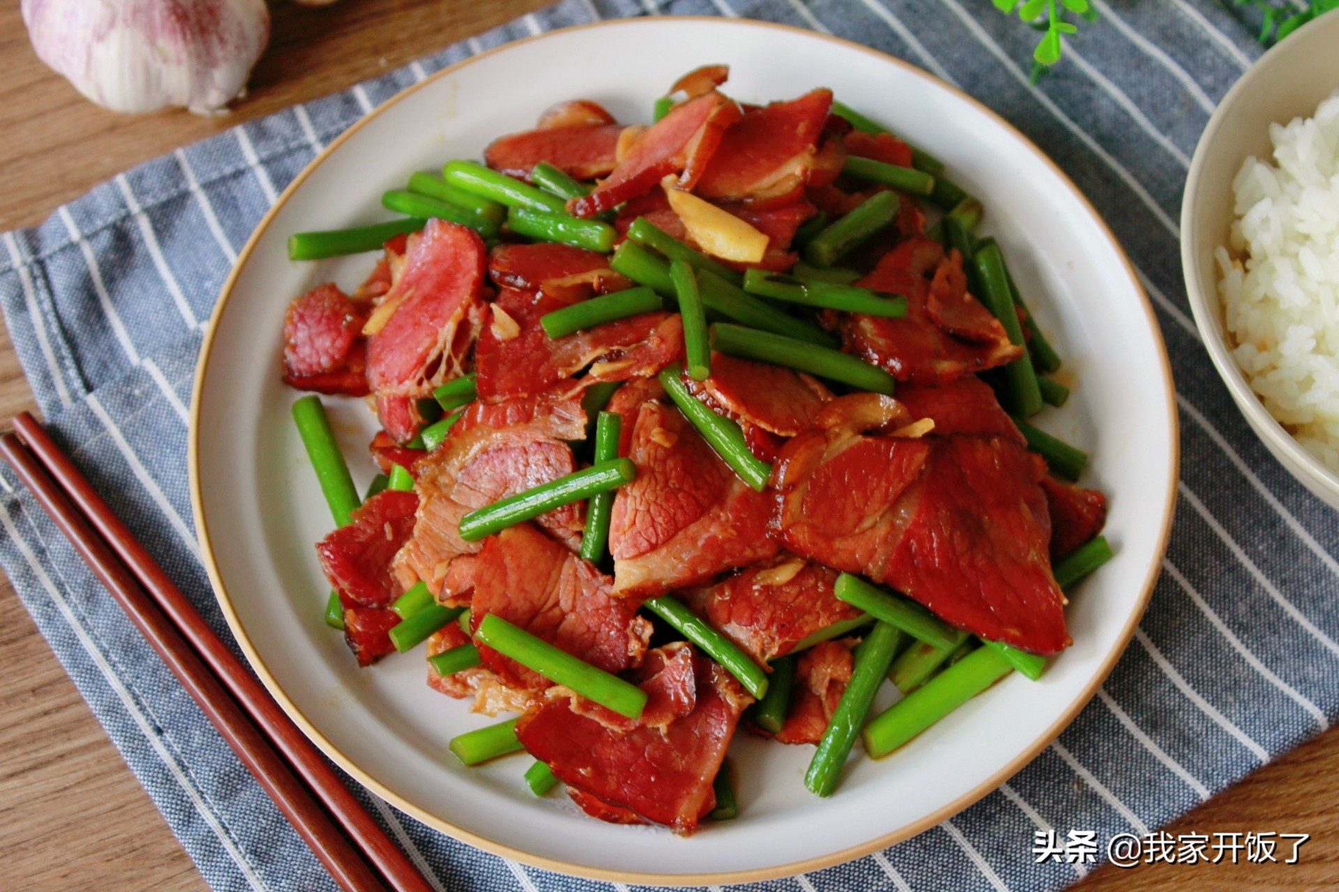 《中餐厅4》张亮做的这道菜，下锅随便一炒真叫香，米饭连扒了3碗