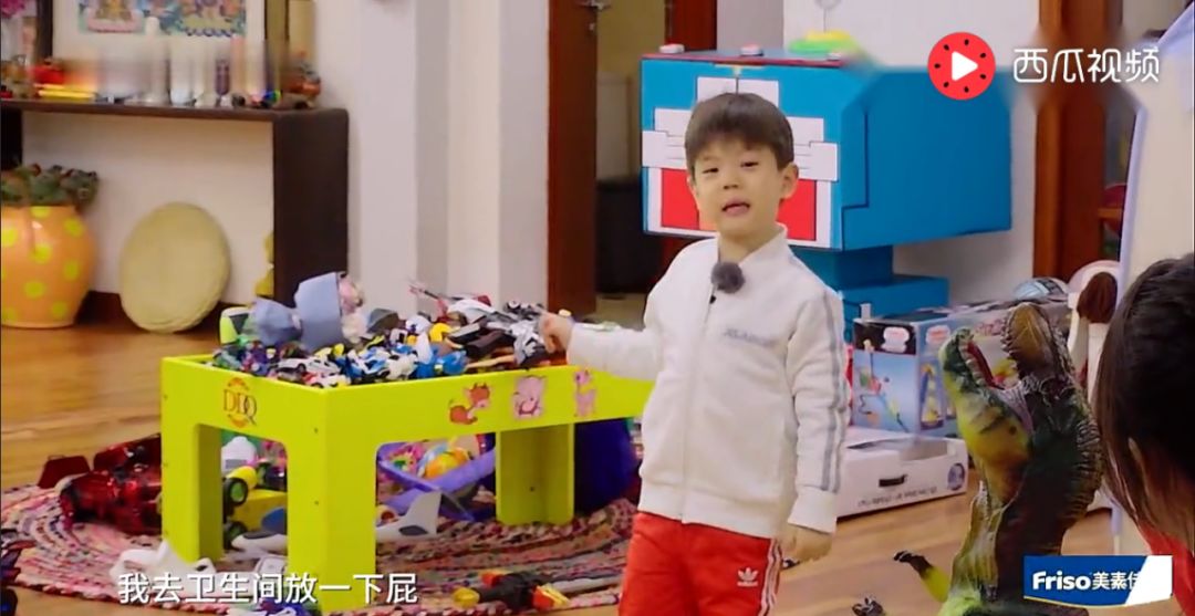 6岁嗯哼近照大变样，杜江乐了：最好的教育，是儿子越来越像老子