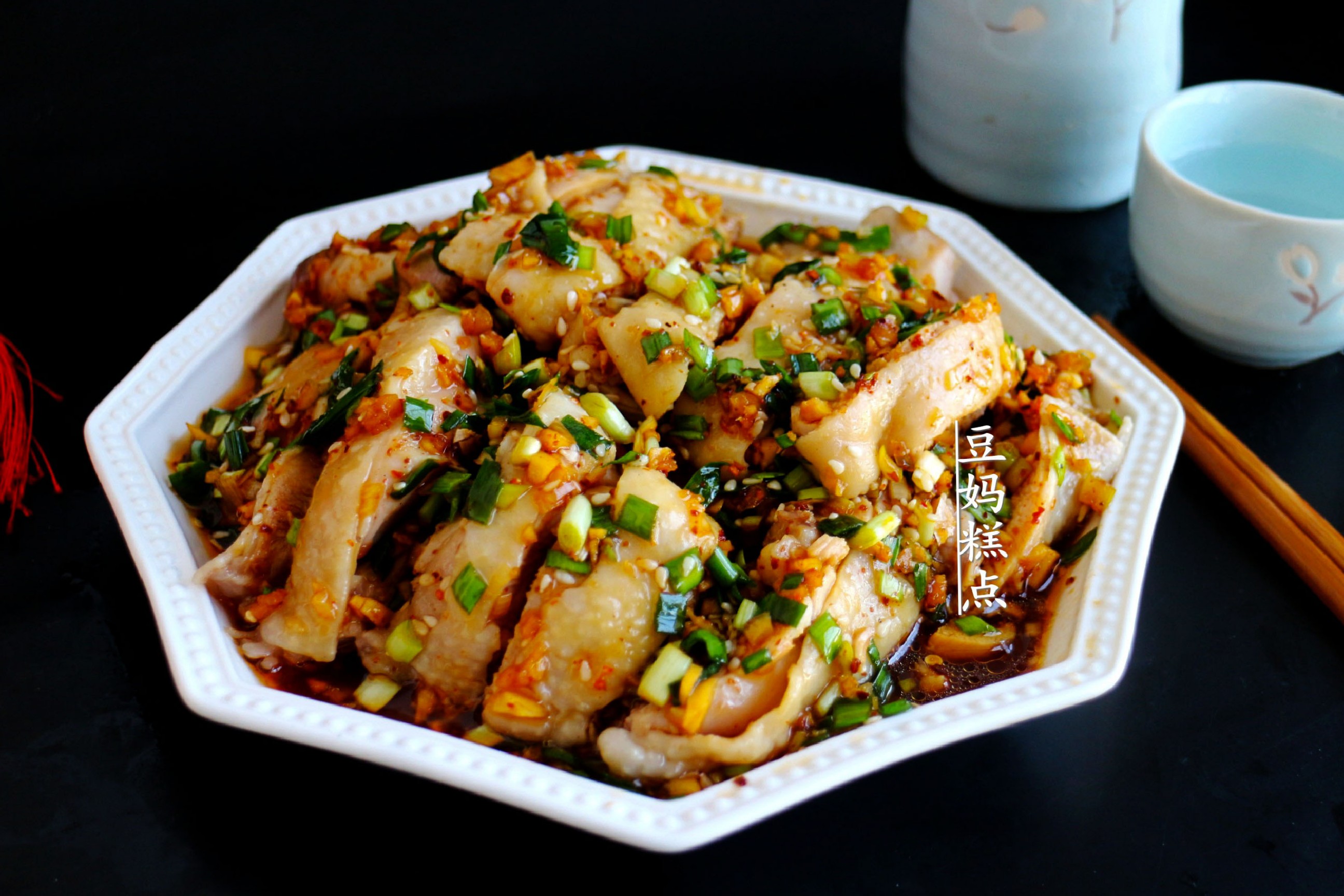 大年三十，做“口水雞”，這樣切一切就上桌