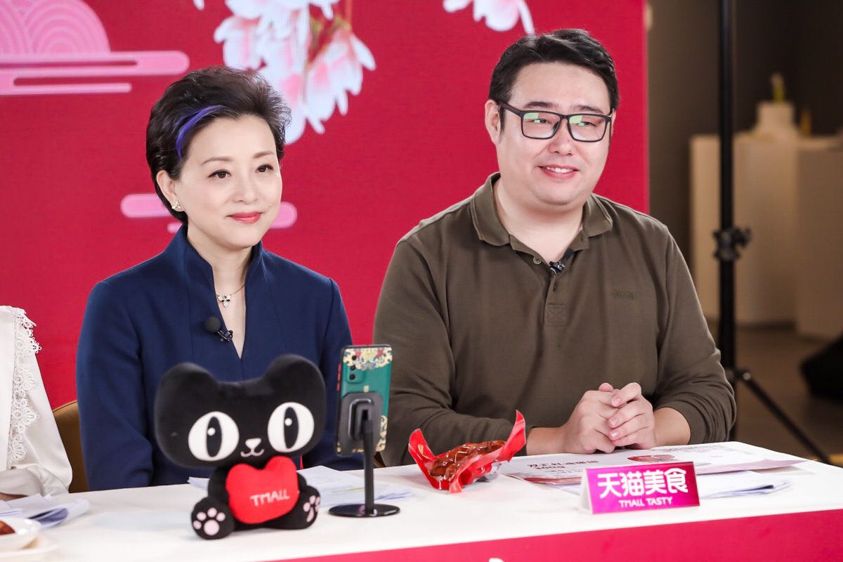 薇娅、吴昕、杨澜组团带货，双汇又刷屏了