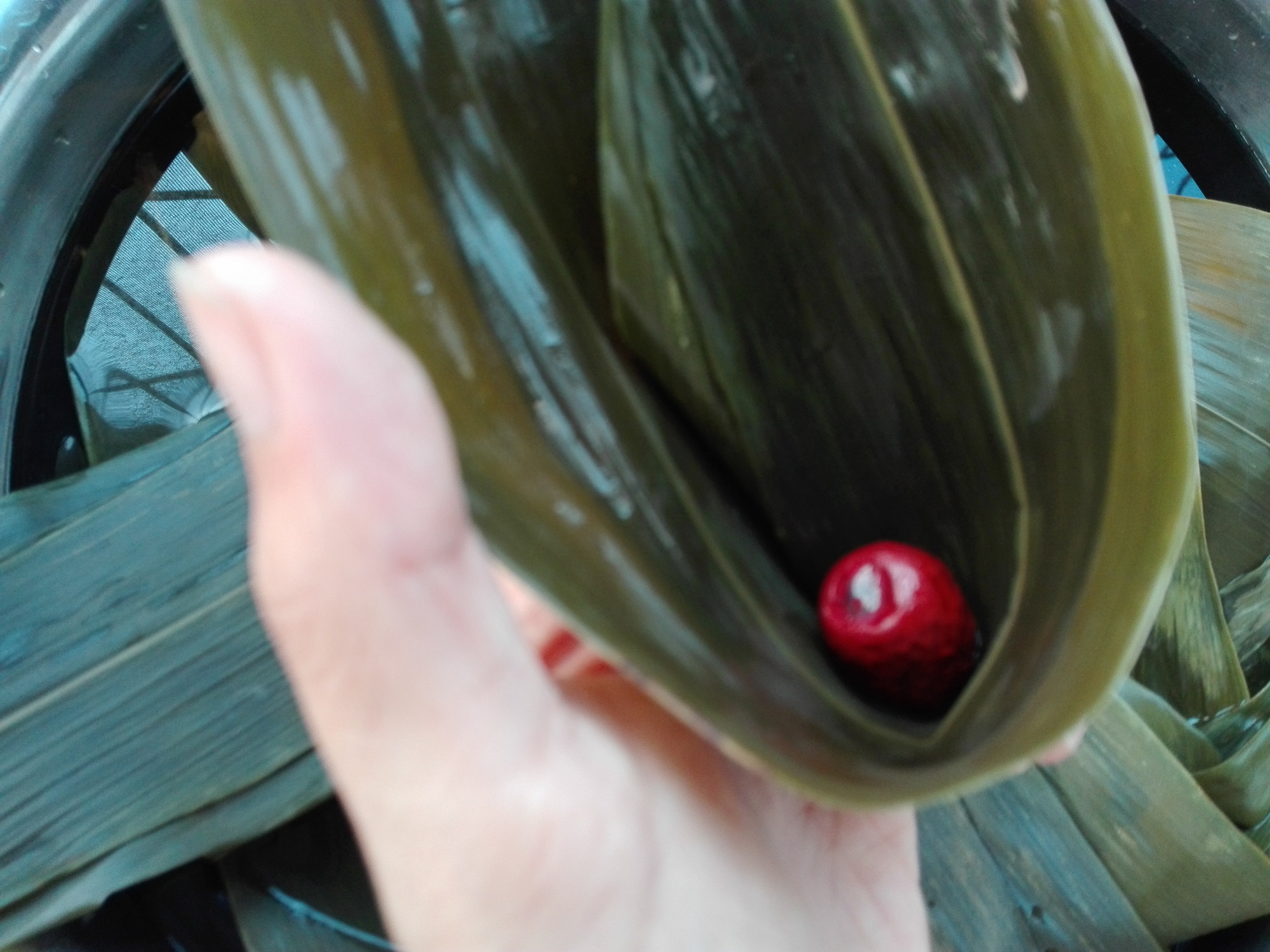 端午節，曬一下我家包粽子，多種包法，無任何添加劑，簡單又好吃