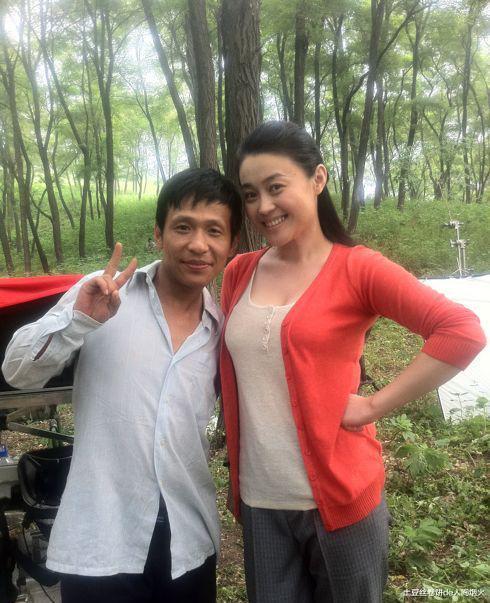 赵本山的女弟子身材真是绝了，往身上扔西红柿