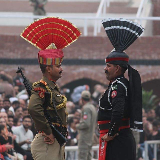 战争一触即发！印巴边境爆发猛烈炮袭，巴基斯