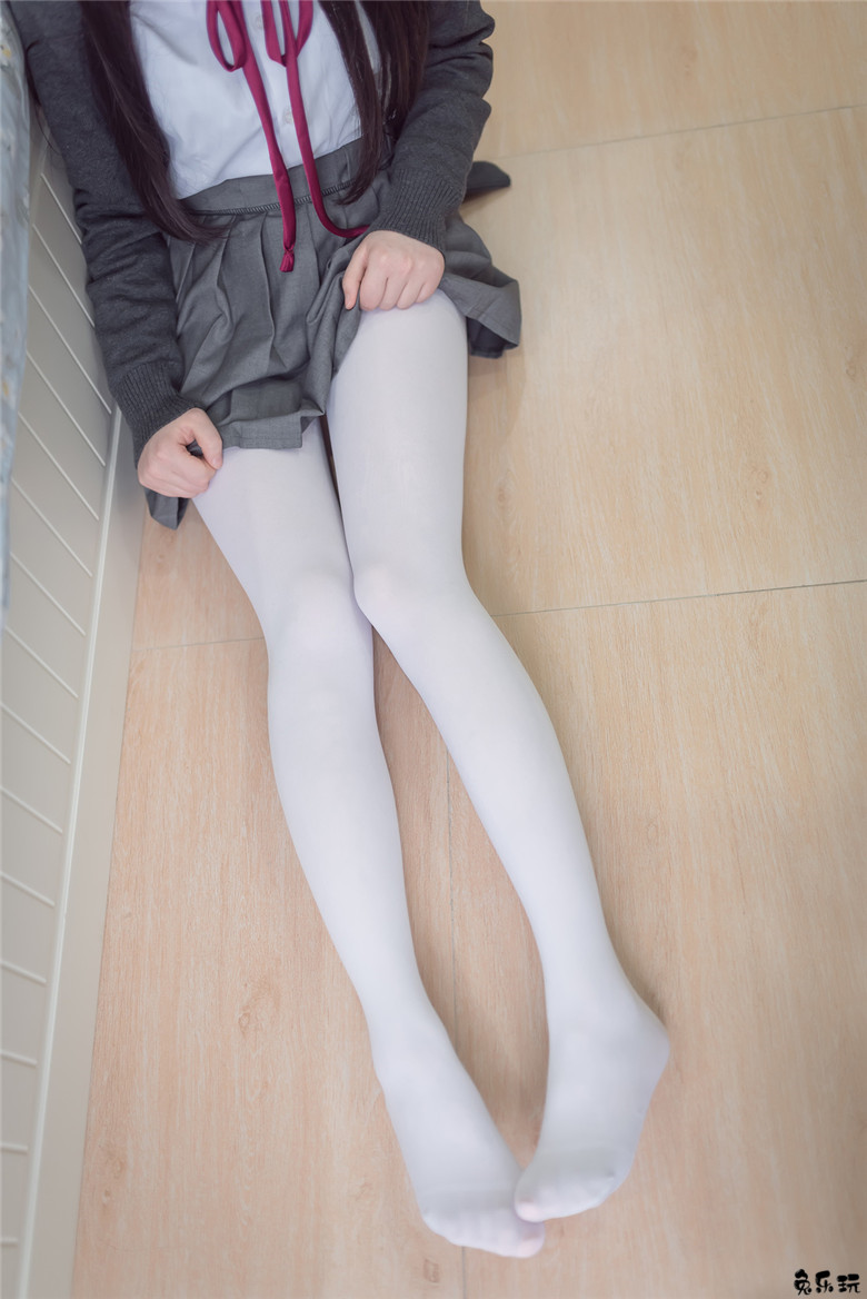 纯洁的JK白丝美腿