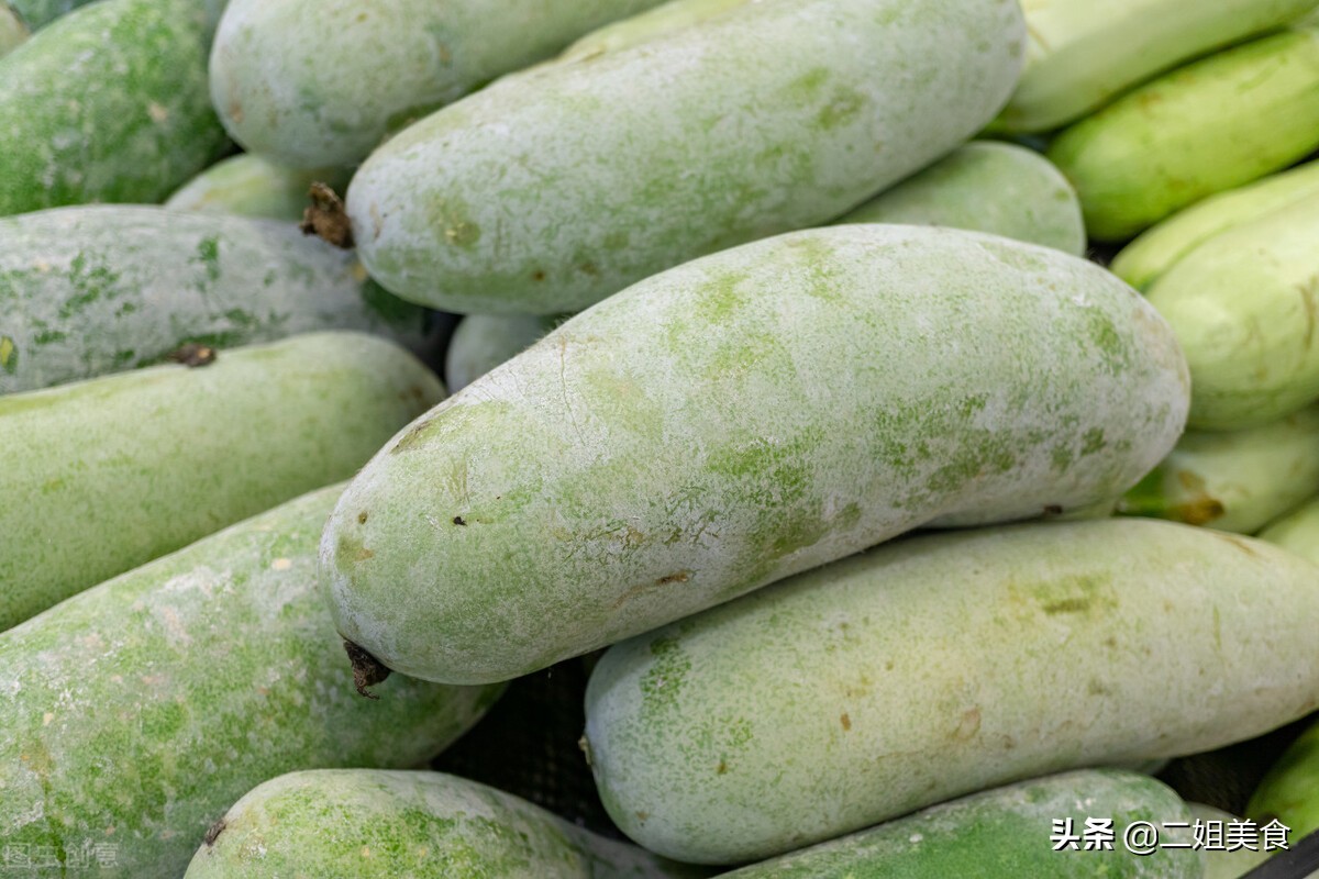 买冬瓜，选深绿色的还是浅绿色的？口感差别大，以后别选错了