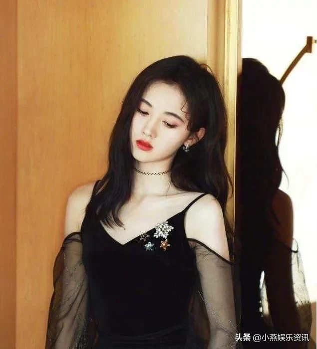 女星高中时照片：宋祖儿，鞠婧祎，杨紫像路人，陈钰琪让我沦陷