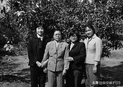 卓琳:邓小平夫人，出生巨商之家，青年奔赴抗日