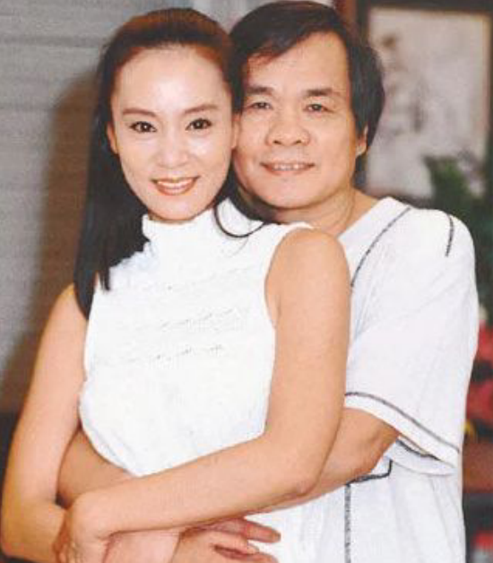 容貌出众，60岁却不生孩子的6位女星，杨丽萍为