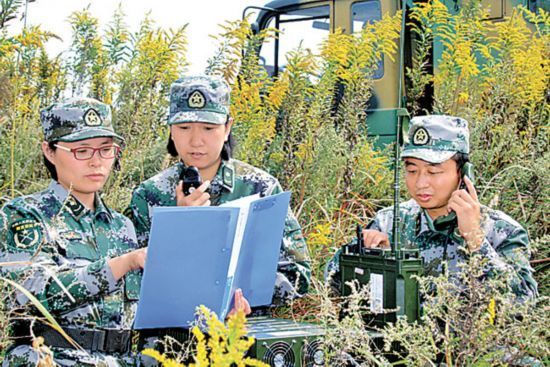 近視無法通過體檢 那這些戴眼鏡的軍人 是如何參軍的呢 奇趣走天下 Mdeditor