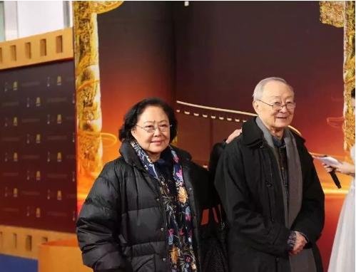 70岁斯琴高娃：曾遭前夫家暴，3次婚姻2次失败，如今她怎样了？