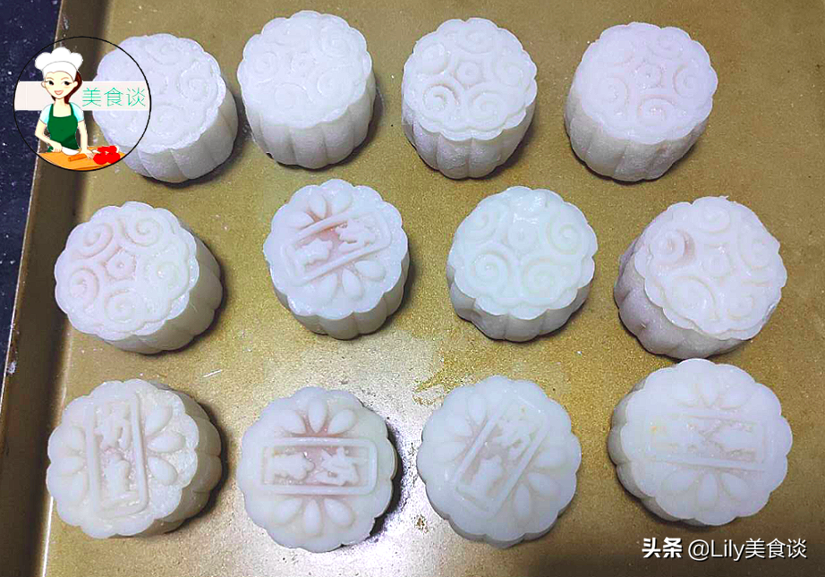 想吃月饼不用去买了，自己做不用烤箱、低糖低油不腻，吃过还想吃