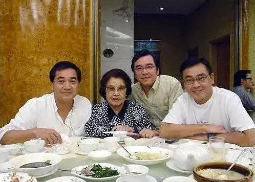 罗珍：经历两段婚姻，培养了三个好儿子，尔冬升、秦沛和姜大卫