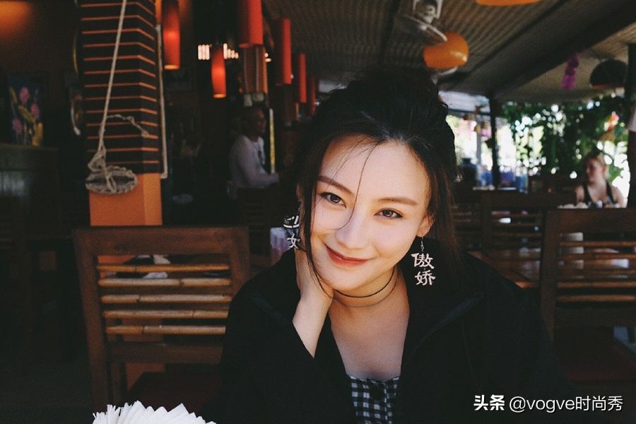 不怪郭麒麟抢着演《赘婿》，看到同剧组女演员