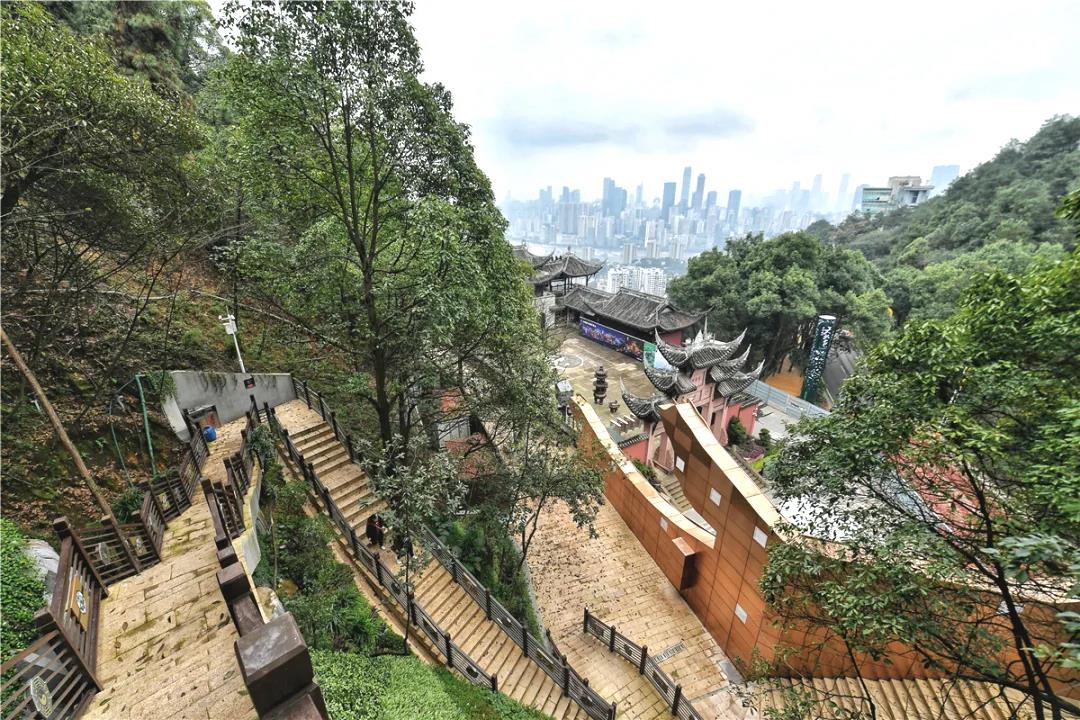 重庆南岸区终于觉醒了！在南山打造出天玑台，一眼可看到7座大桥