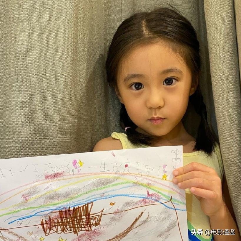 修杰楷三个宝贝又出镜，修思羽越发古灵精怪，5岁咘咘成焦点