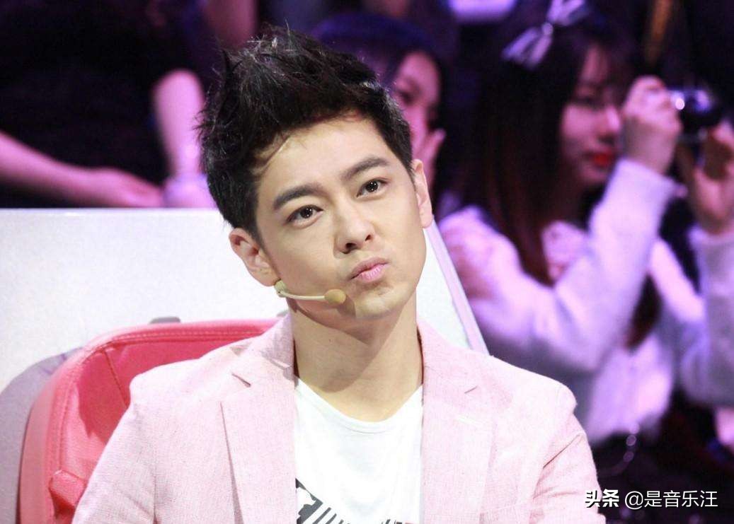 郎朗13岁和现在几乎一模一样，原来他才是真正的